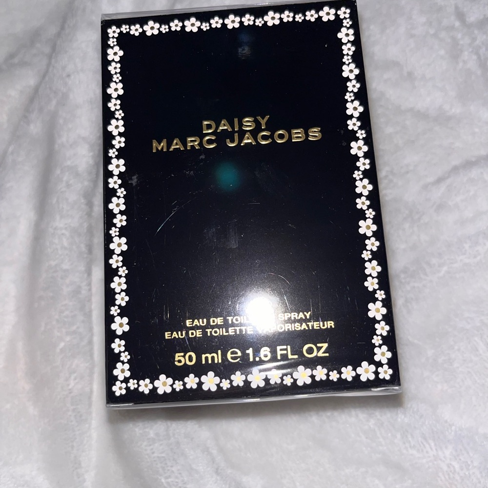 Marc Jacobs Daisy Black and Gold Perfume Box